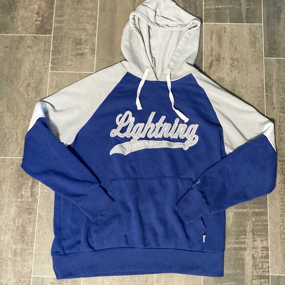 Vintage STARTER Tampa Bay Lightning Hooded Sweatshirt